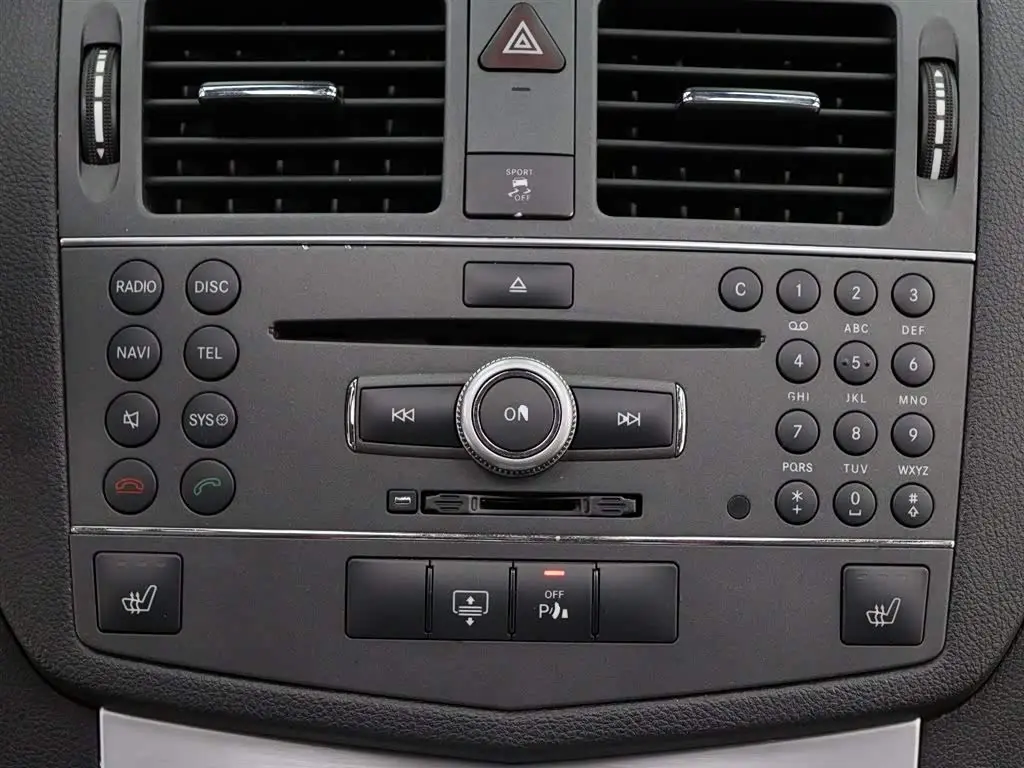 Mercedes-Benz C-Class AMG 2010 — Şəkil 17/20