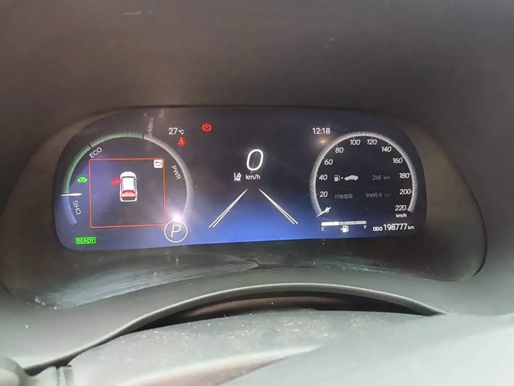 Toyota Crown Kluger 2021 — ფოტო 15/15