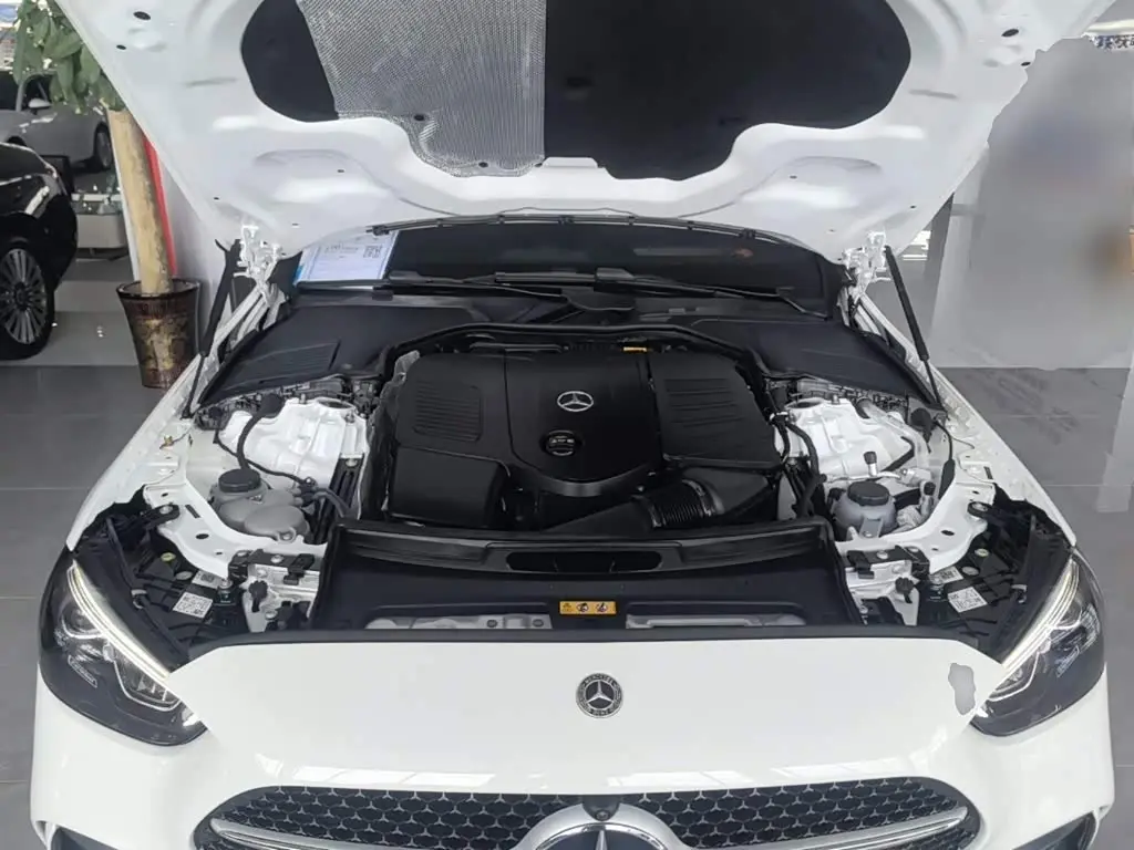 Mercedes-Benz C-Class 2025 — Фото 16/20