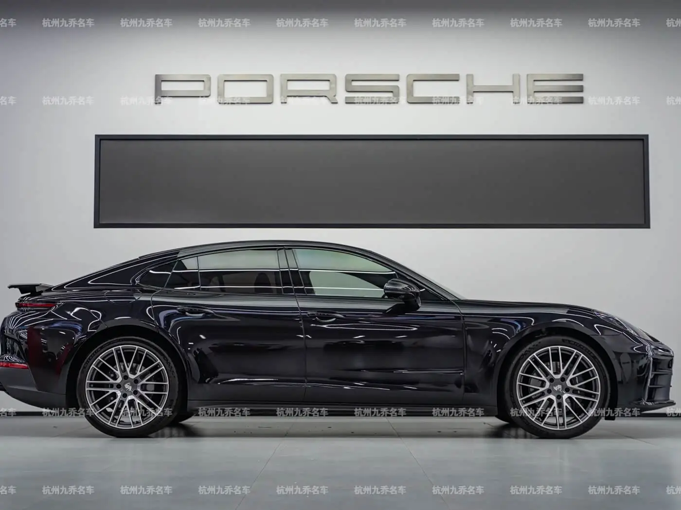 Porsche Panamera 2025 — Фото 4/20