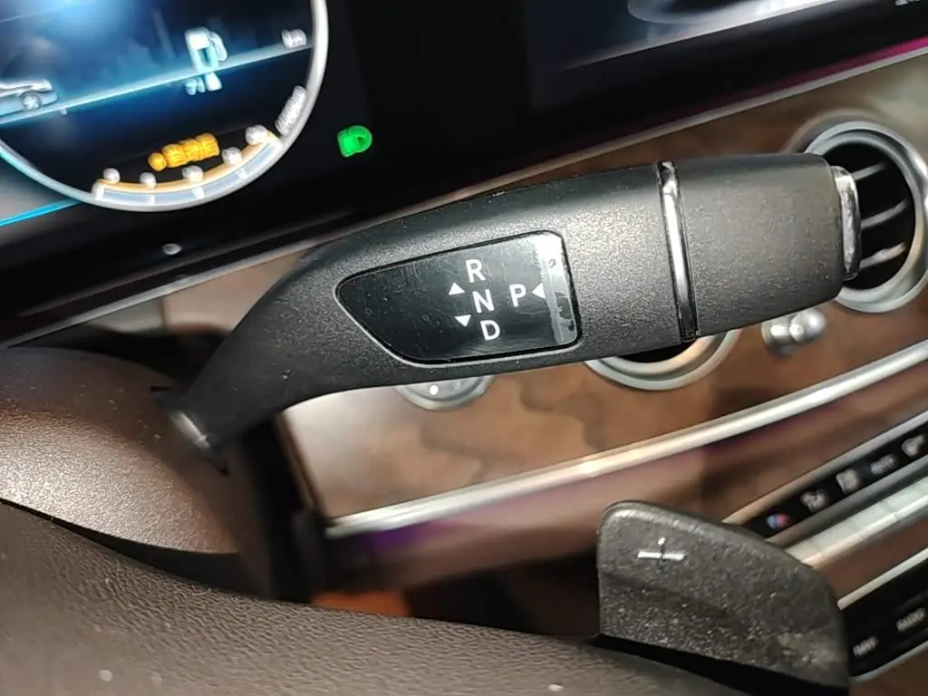 Mercedes-Benz E-Class 2019 — Photo 14/20