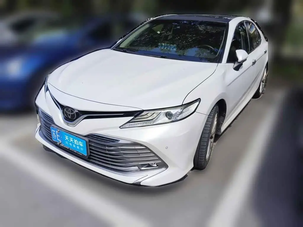 Toyota Camry 2019 — Photo 1/13