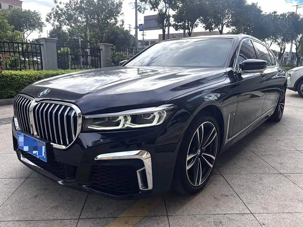 BMW 7 Series 2020 — Photo 1/10