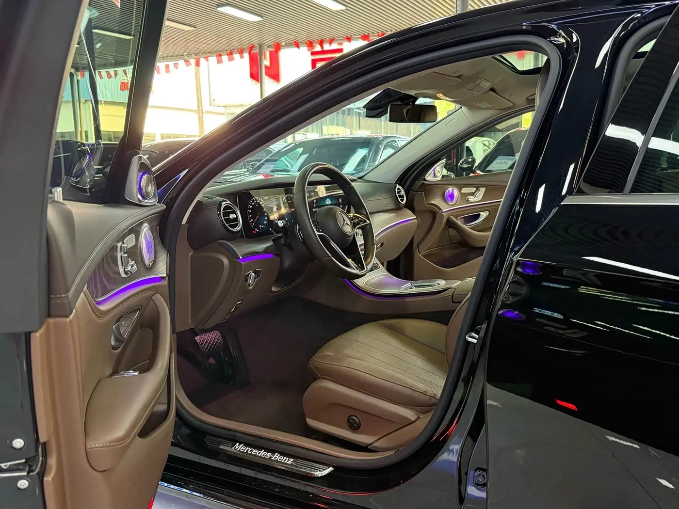Mercedes-Benz E-Class 2022 — Photo 4/14