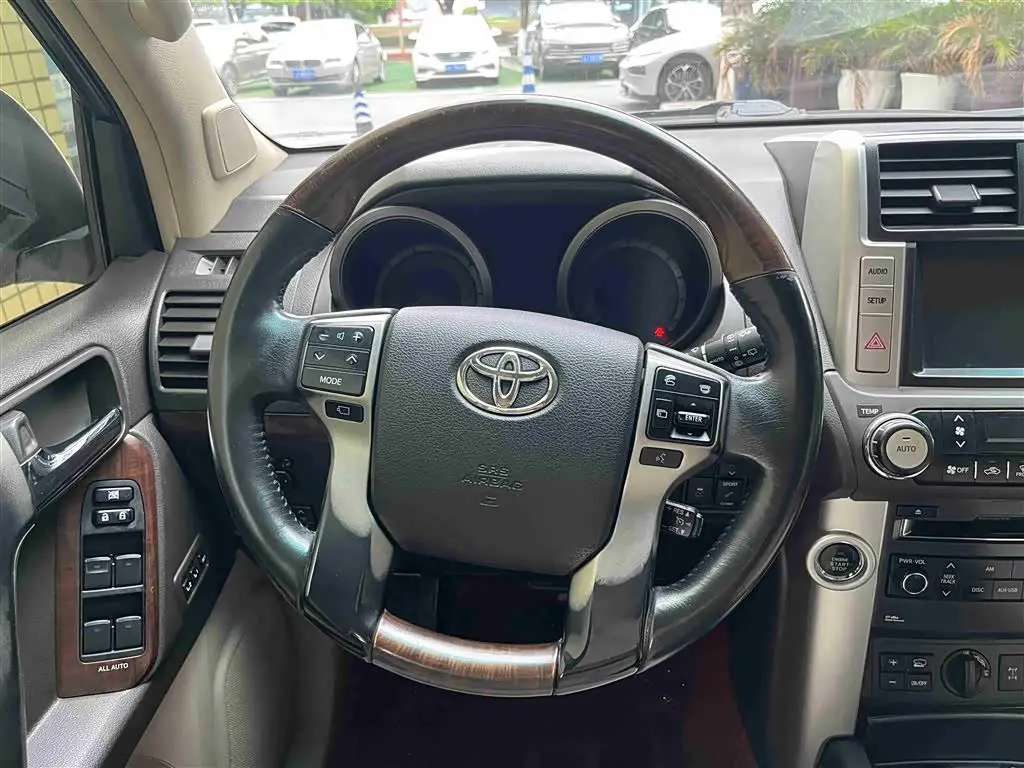 Toyota Prado 2011 — Şəkil 12/16