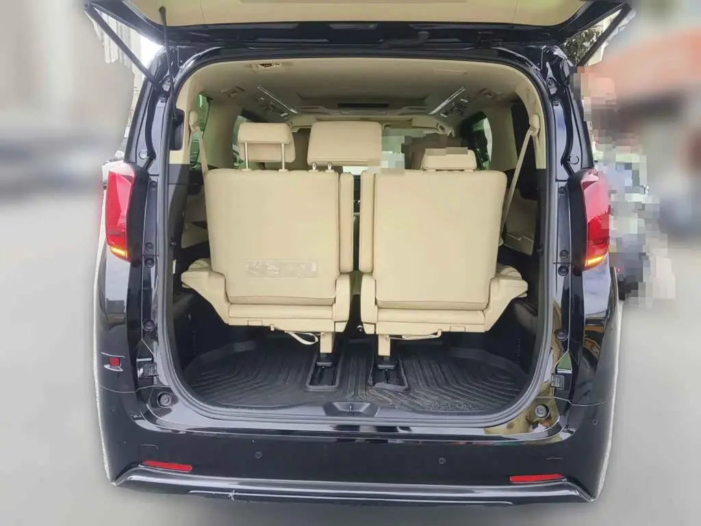 Toyota Alphard 2019 — Photo 5/13