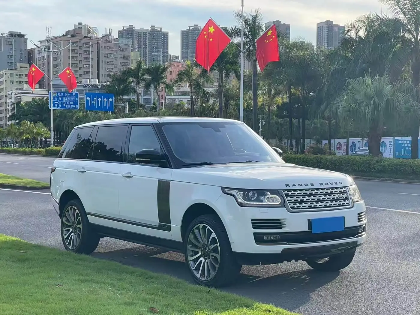 Land Rover Range Rover 2017 — Photo 3/18