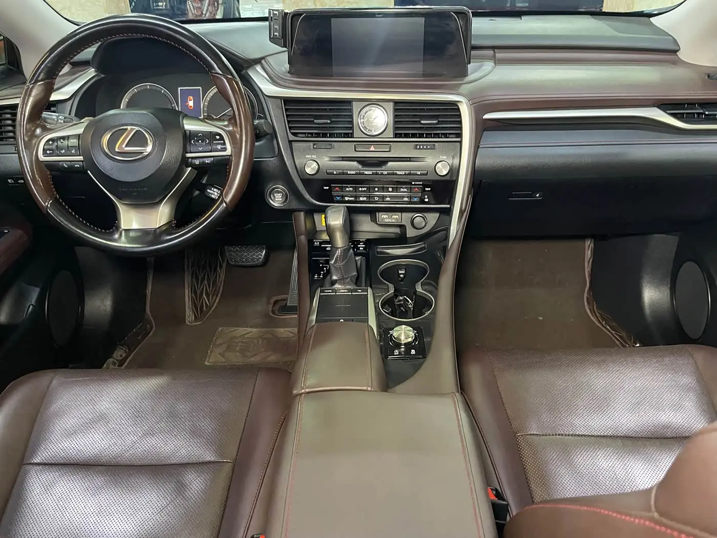 Lexus RX 2020 — Фото 13/17