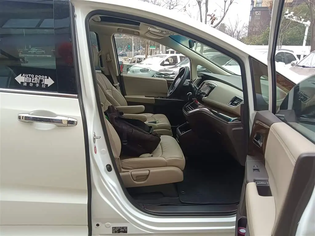 Honda Odyssey 2018 — Photo 17/20