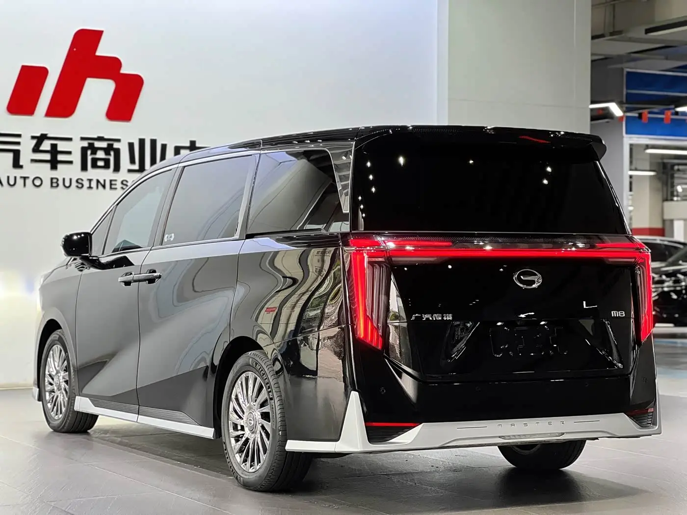 GAC Trumpchi Trumpchi M8 2023 — Фото 5/9