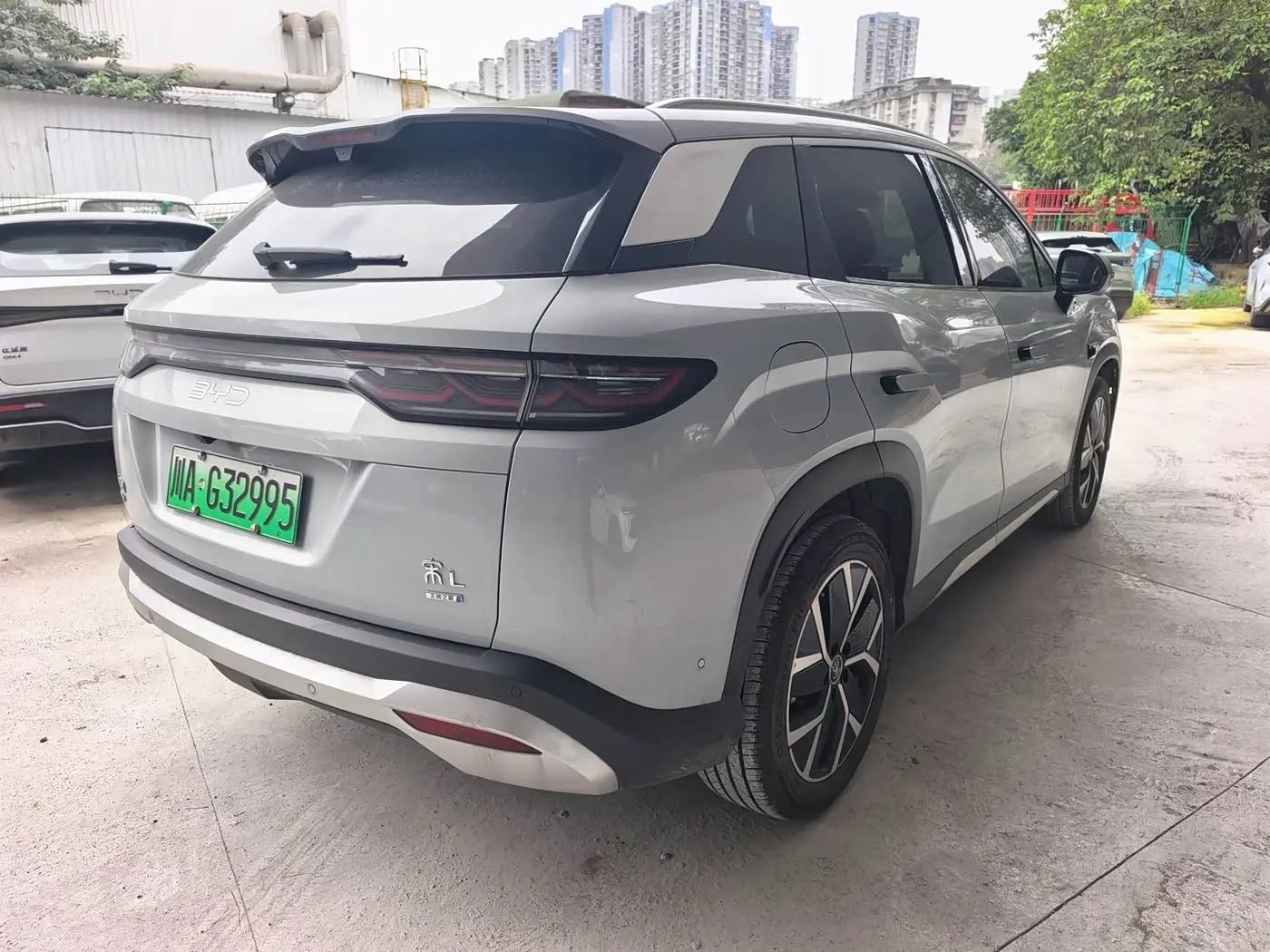 BYD Song L DM-i 2025 — Şəkil 8/9