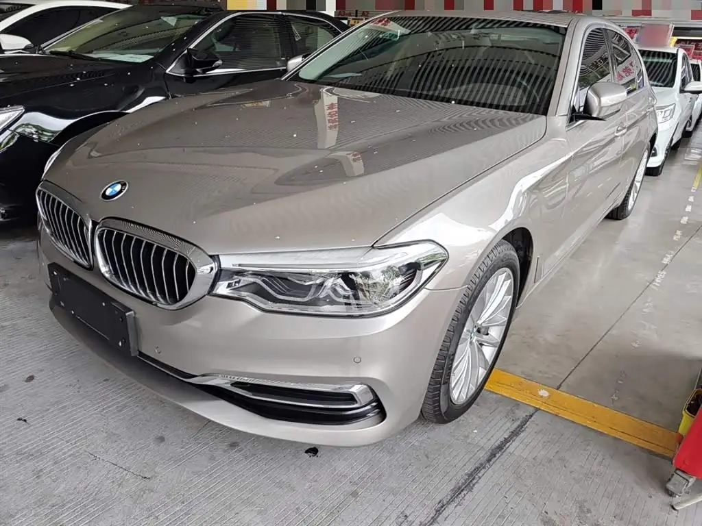 BMW 5 Series 2020 — Фото 2/20