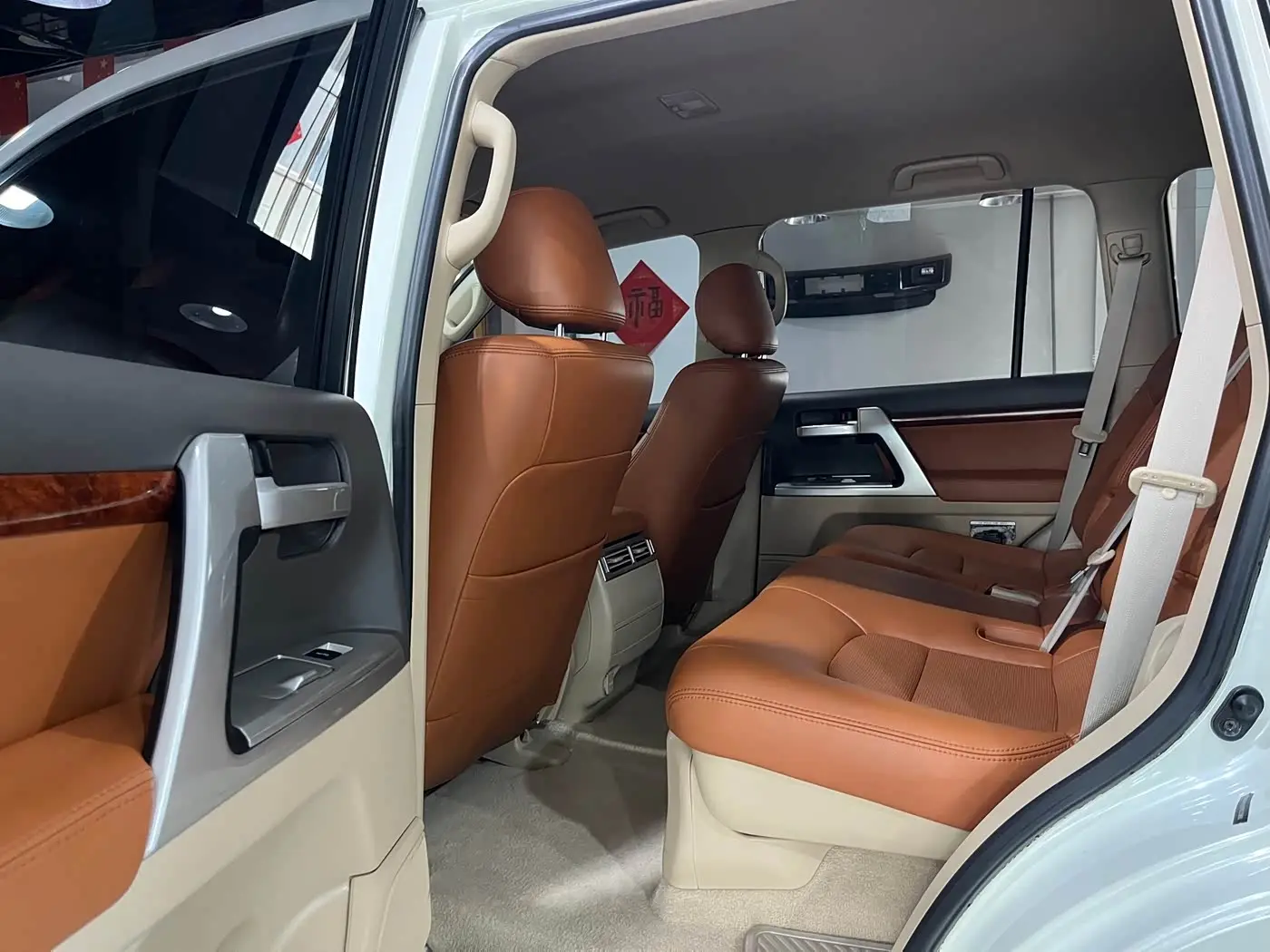 Toyota Land Cruiser 2015 — Photo 6/20