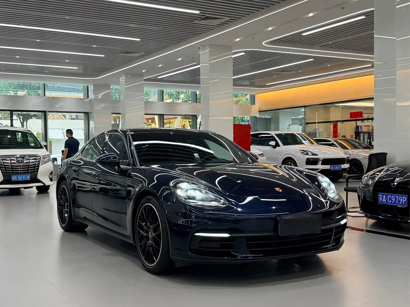 Porsche Panamera 2020 — Photo 3/16
