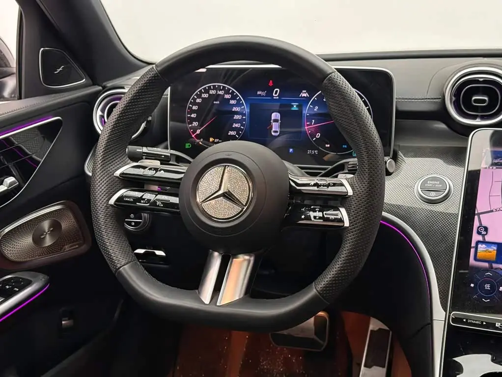 Mercedes-Benz C-Class 2025 — Фото 12/16