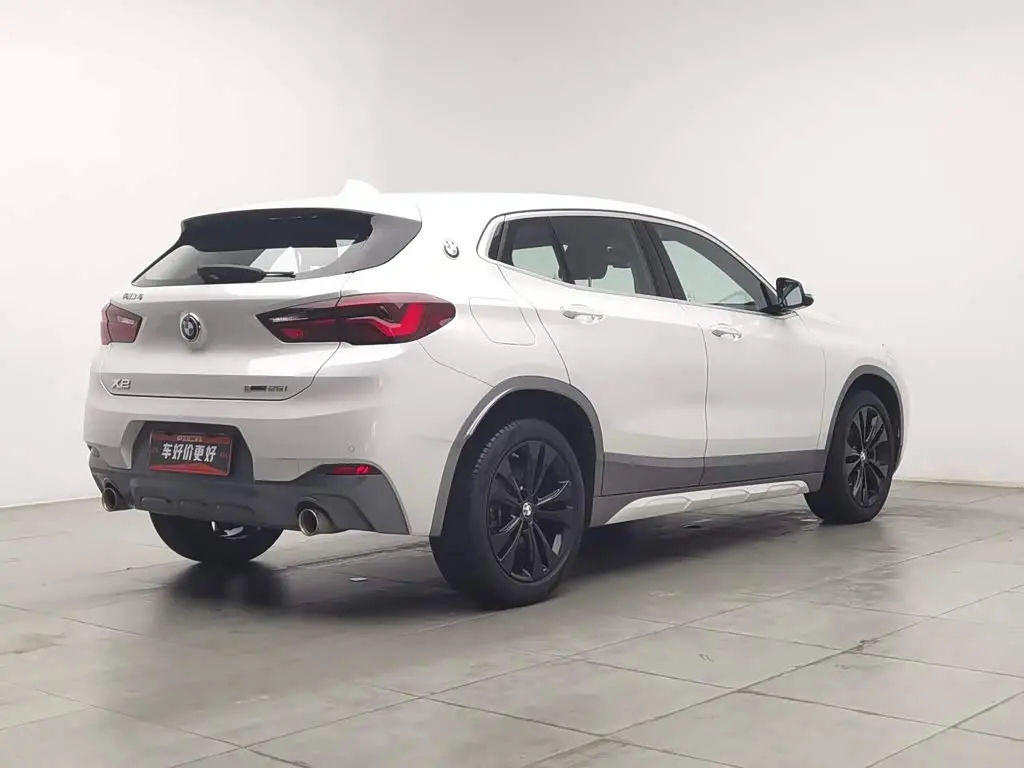 BMW X2 2022 — Фото 2/20