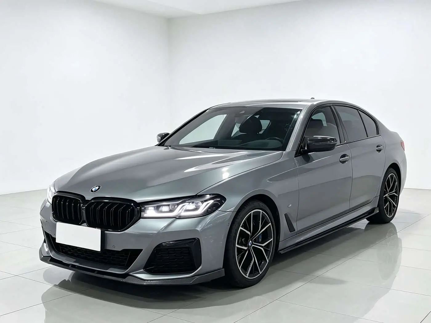 BMW 5 Series 2023 — Фото 3/10
