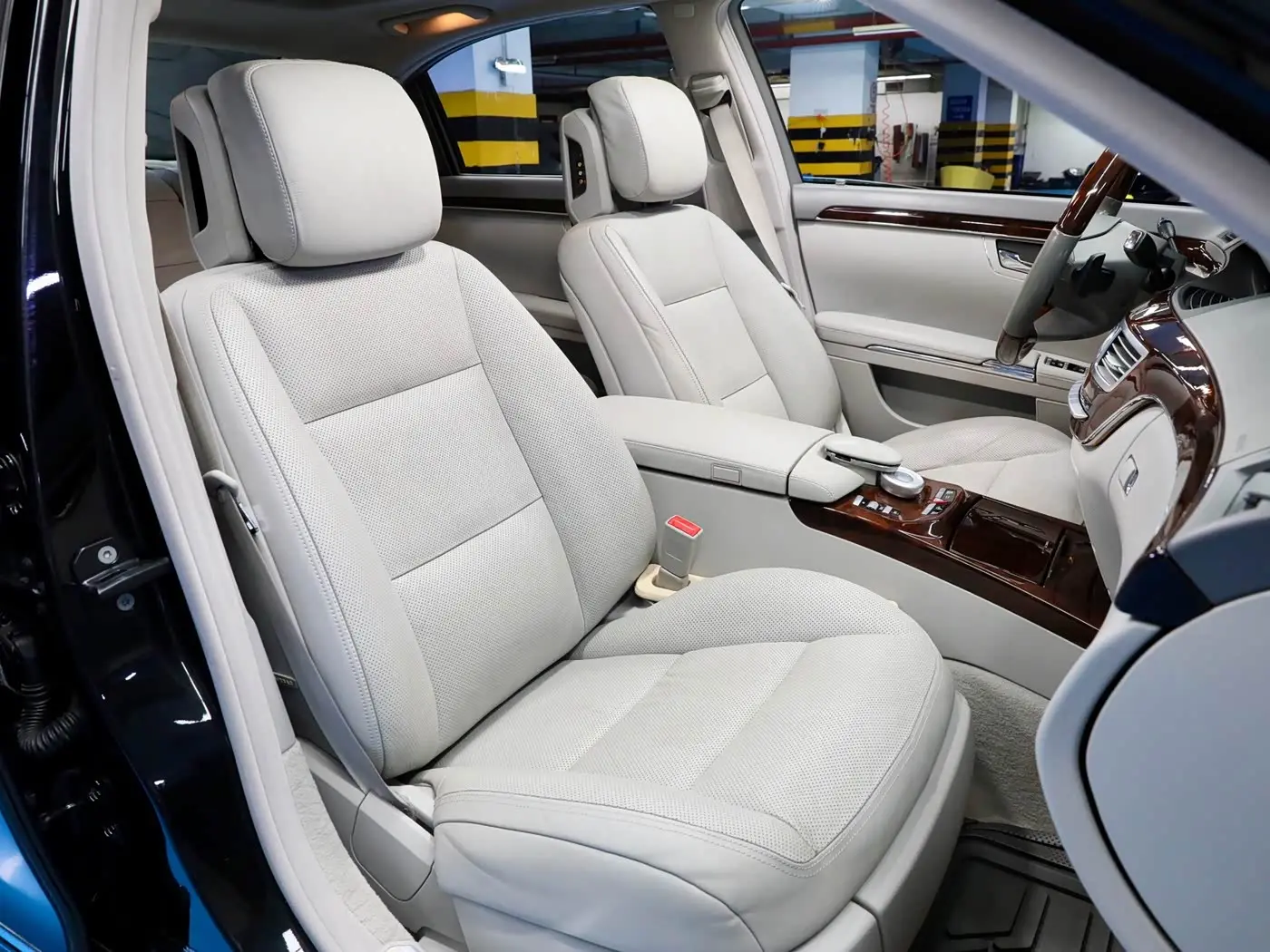 Mercedes-Benz S-Class 2010 — Photo 9/20