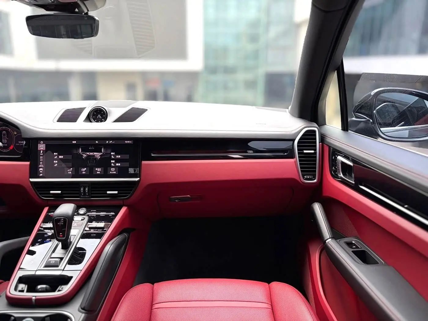 Porsche Cayenne New Energy 2021 — Photo 9/14
