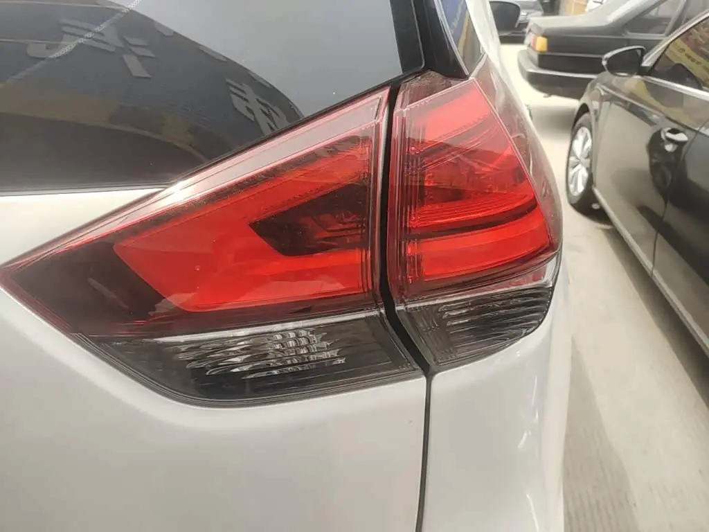 Nissan X-Trail 2023 — Şəkil 8/20