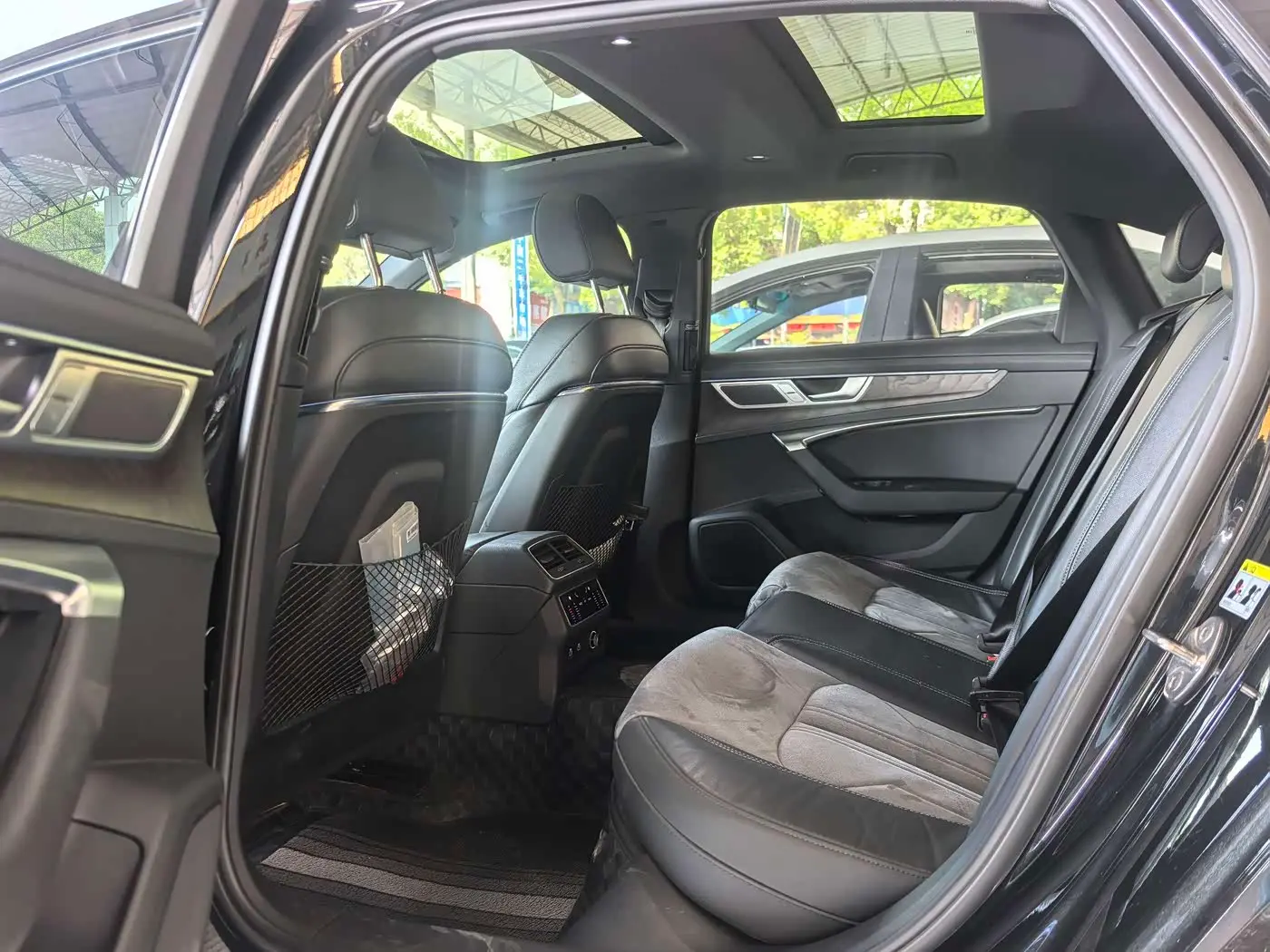 Audi A6L 2024 — Photo 11/17