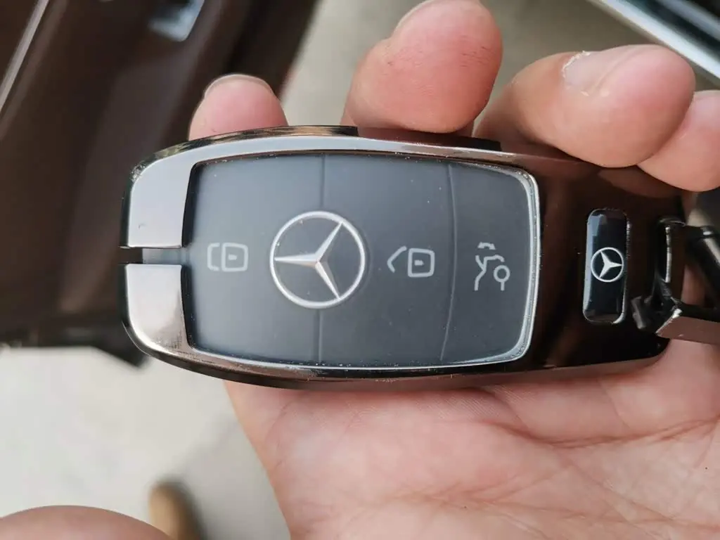 Mercedes-Benz E-Class 2022 — Photo 18/20