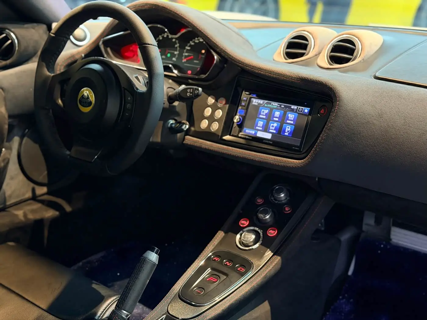 Lotus Cars Evora 2015 — Photo 16/17