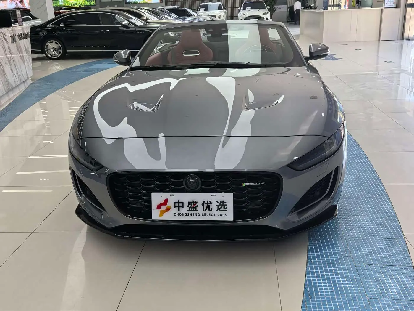 Jaguar F-TYPE 2023 — Фото 2/16