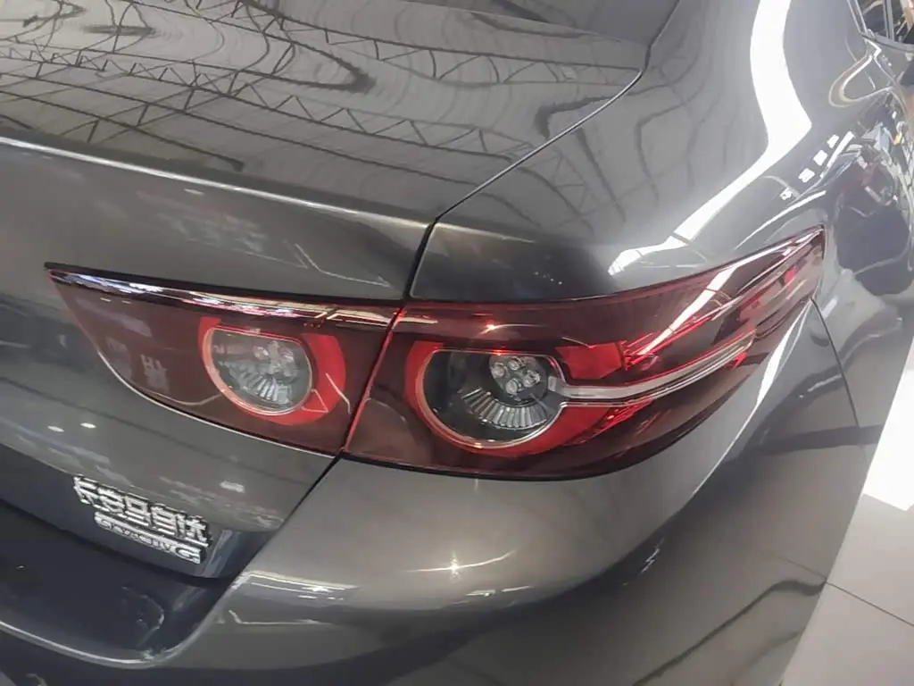 Mazda Mazda3 Axela 2024 — Photo 8/20