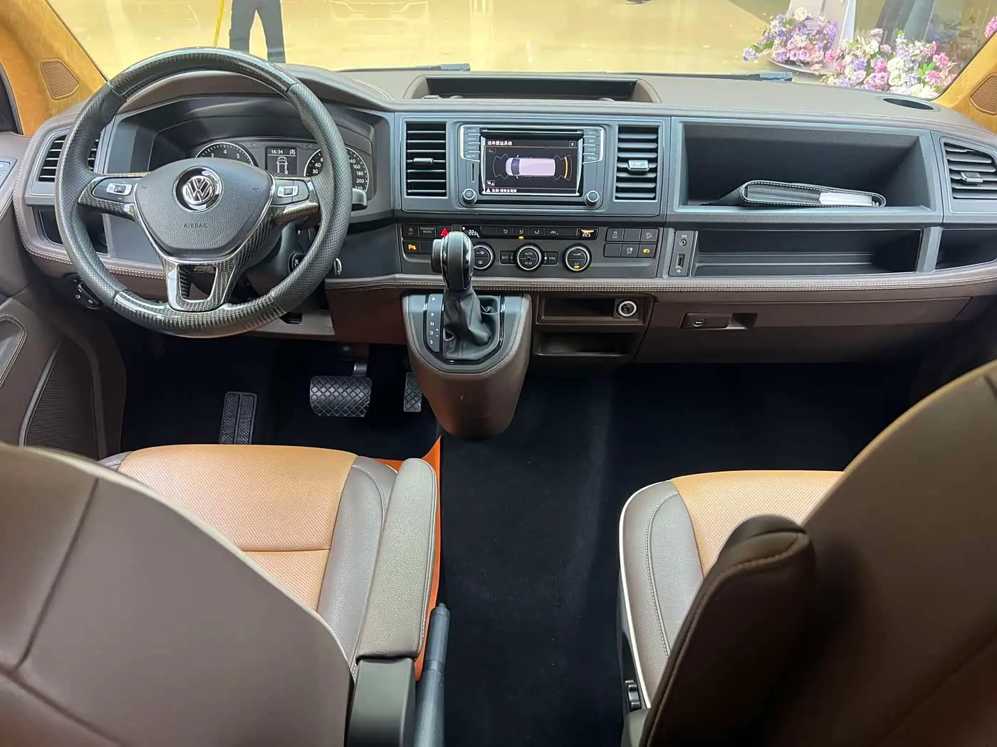 Volkswagen Caravelle 2018 — Photo 19/20