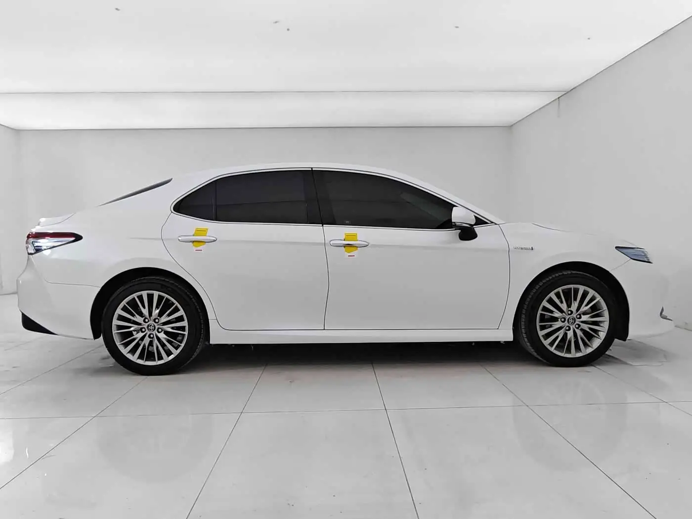Toyota Camry 2019 — Фото 8/20