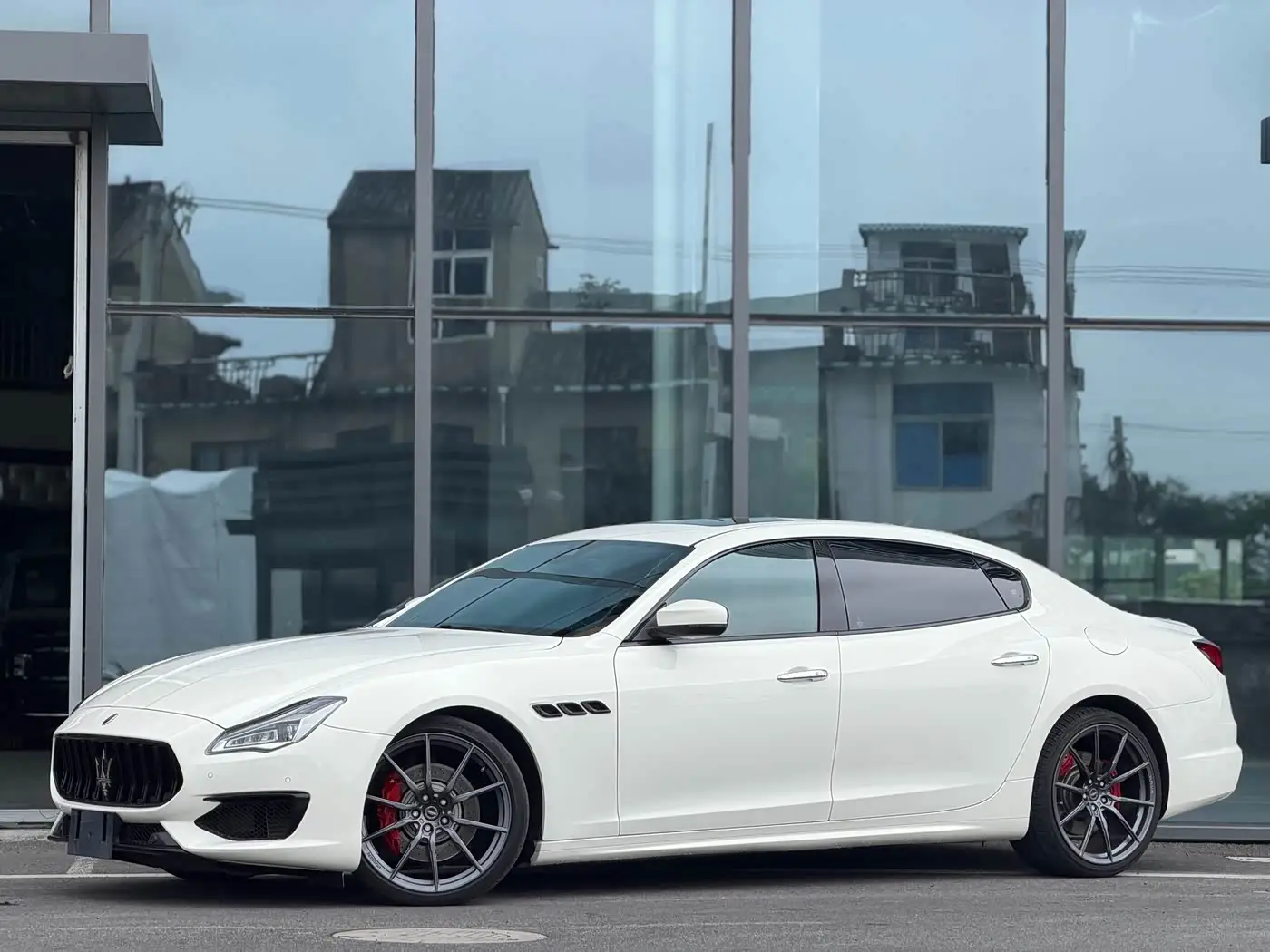 Maserati Quattroporte, 2022
