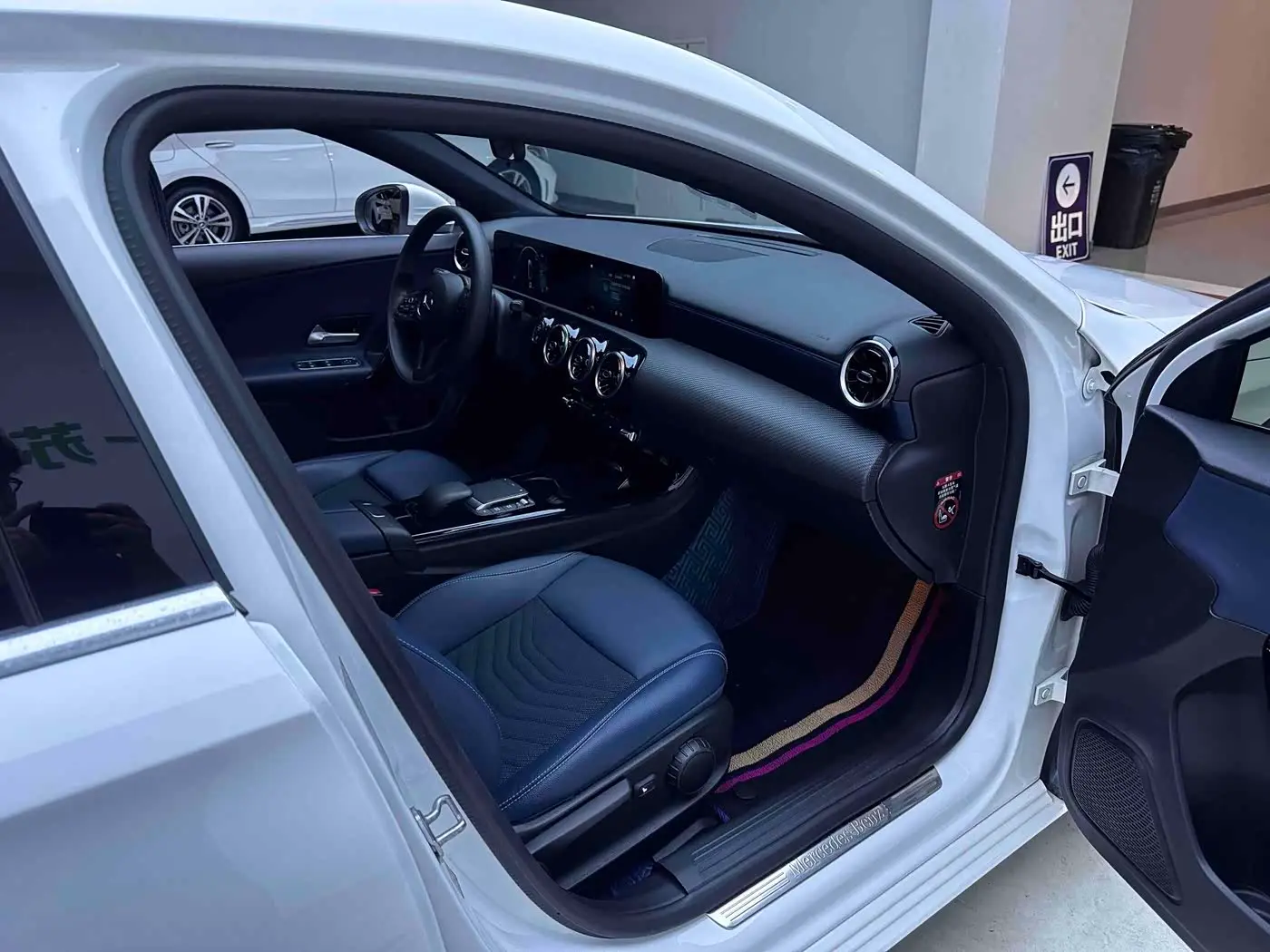 Mercedes-Benz A-Class 2023 — Photo 11/20