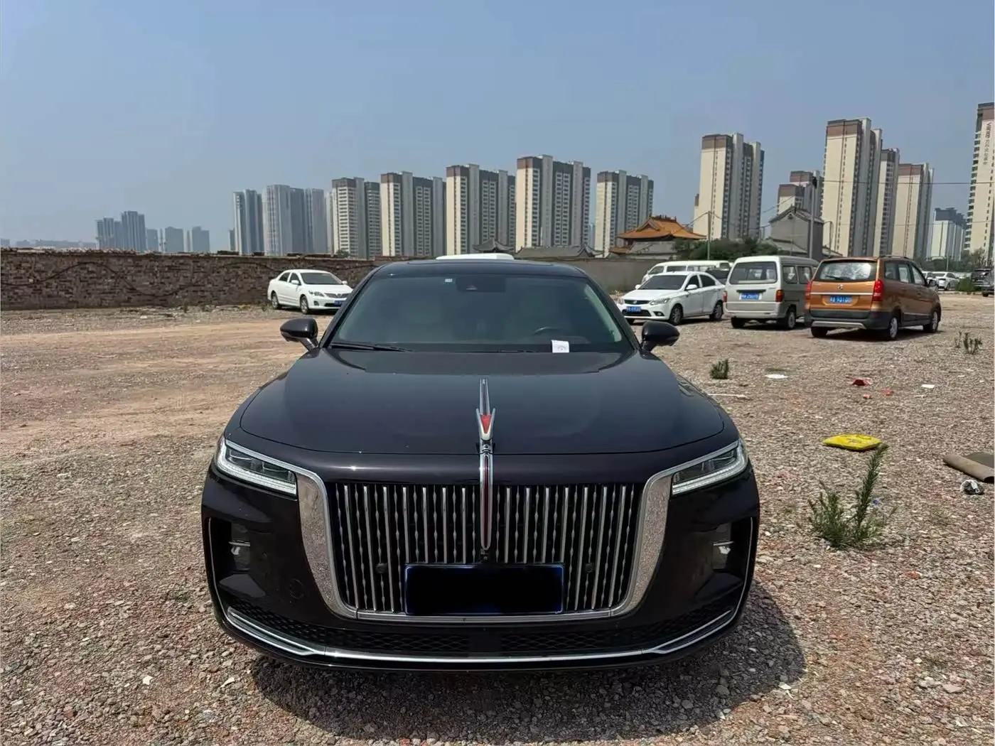 Hongqi H9 2022 — Фото 2/9