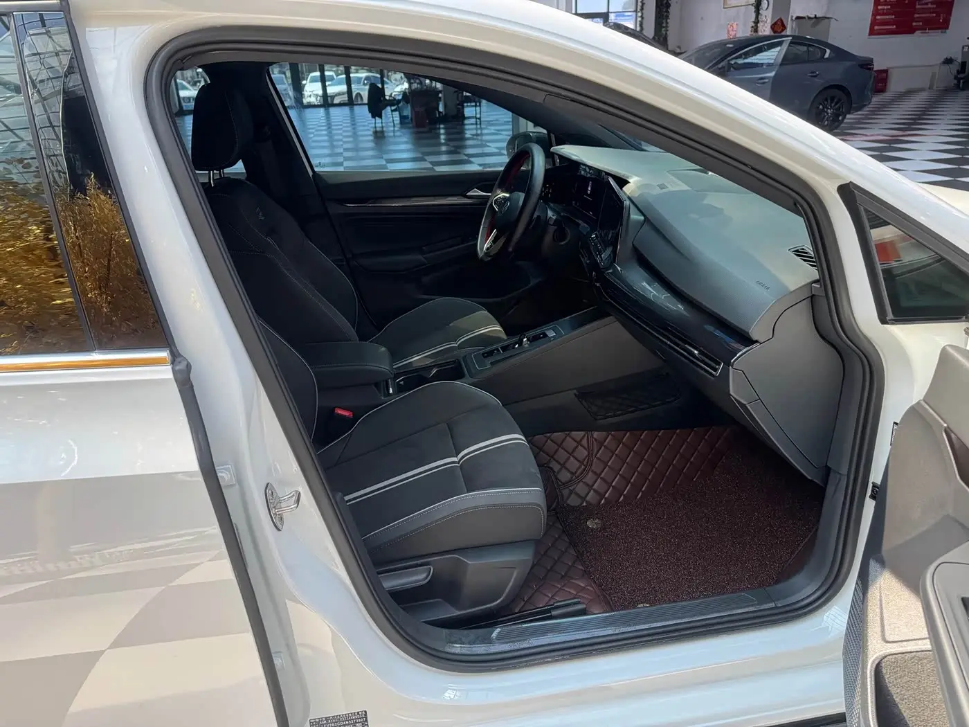 Volkswagen Golf 2022 — Şəkil 17/17