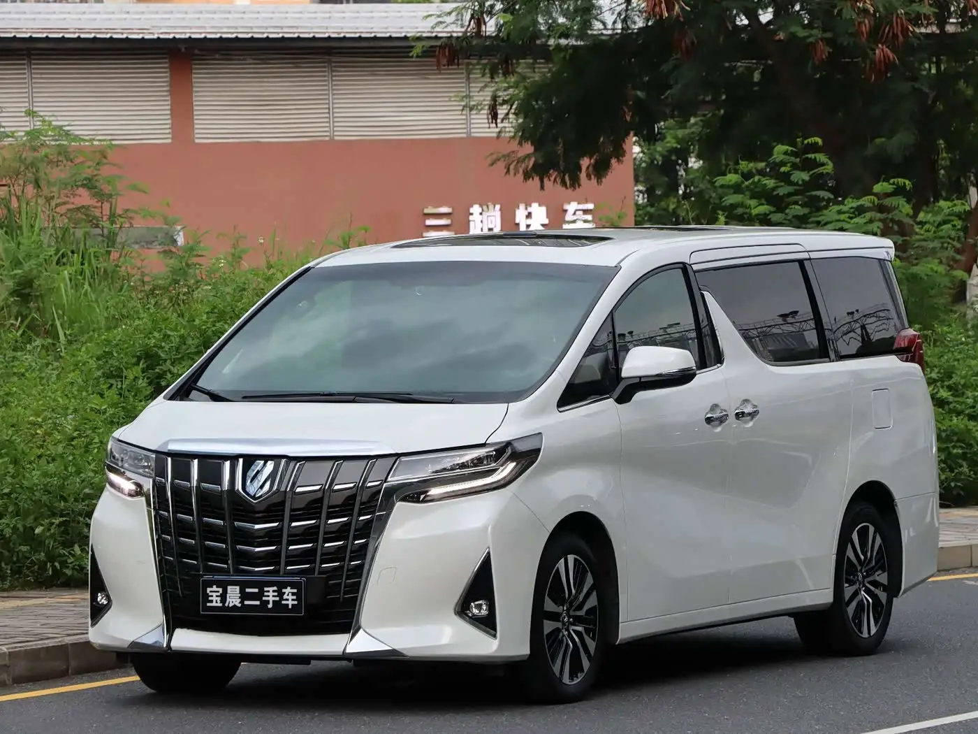 Toyota Alphard, 2019