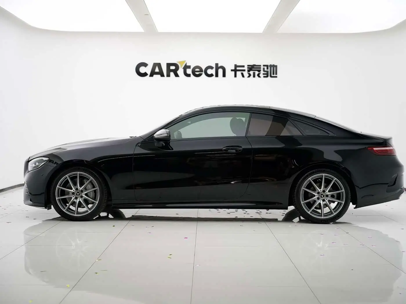 Mercedes-Benz E-Class 2021 — Фото 17/20