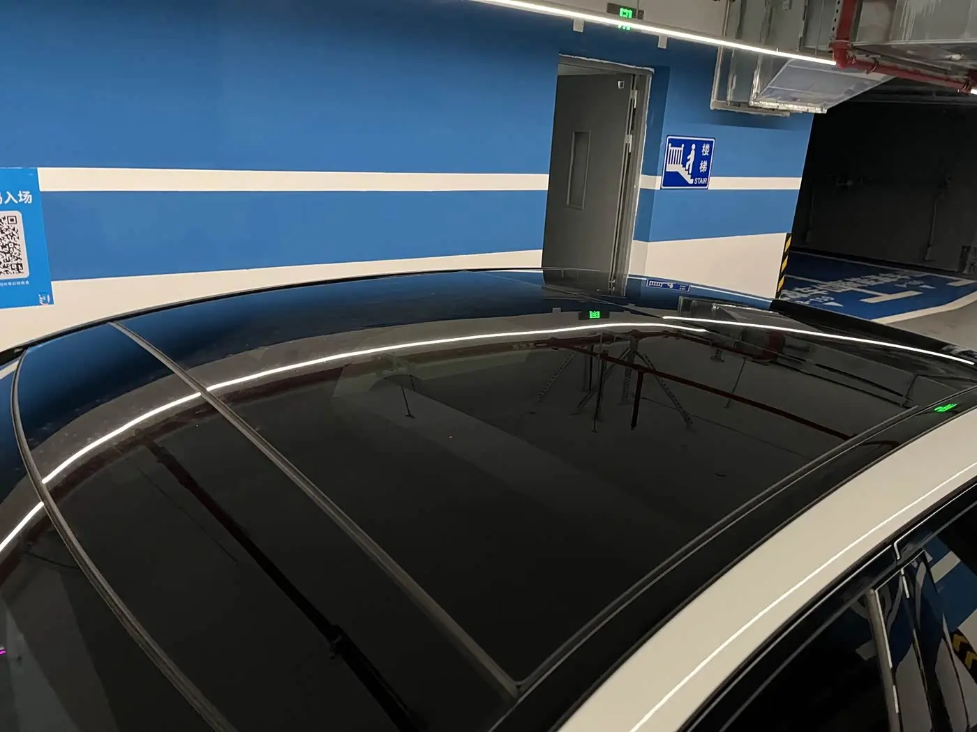 Mercedes-Benz C-Class 2024 — Photo 8/19