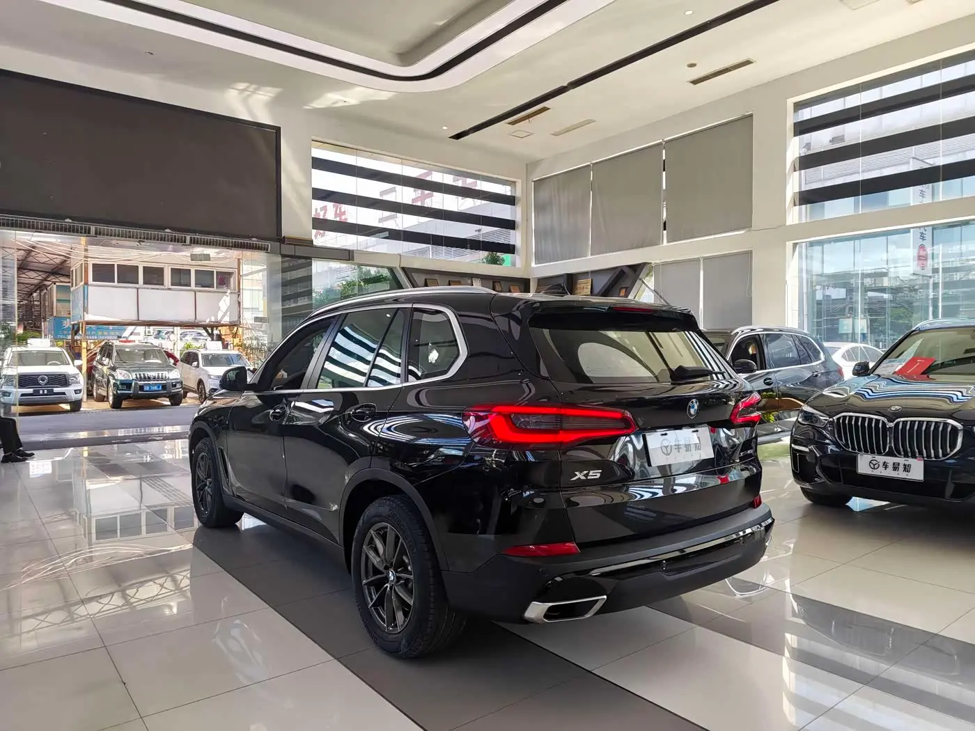 BMW X5 2019 — Фото 14/15
