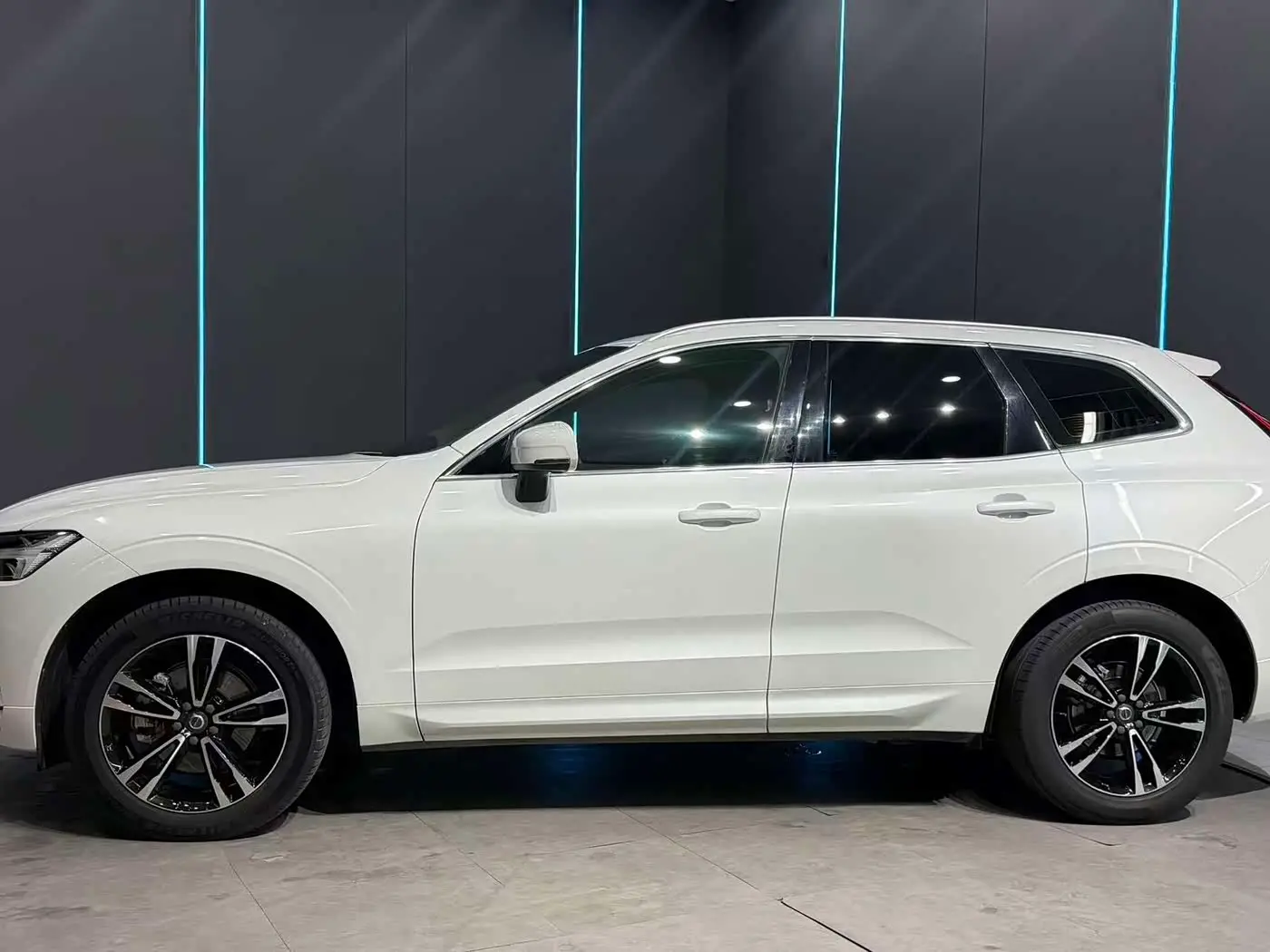 Volvo XC60 2019 — Фото 4/12