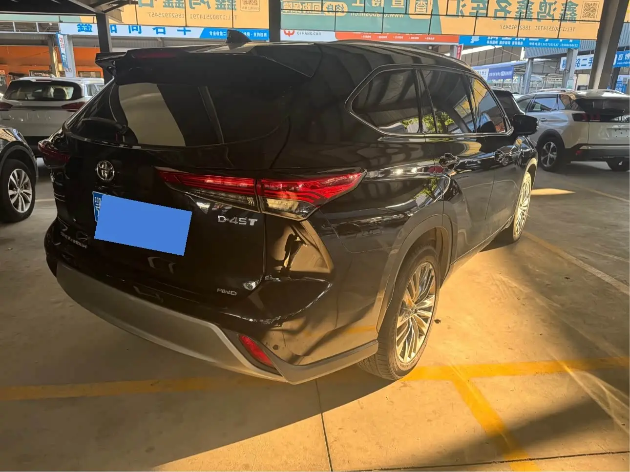 Toyota Highlander 2023 — Photo 11/13