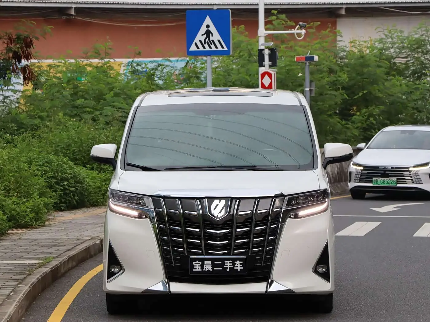 Toyota Alphard 2019 — Фото 2/14