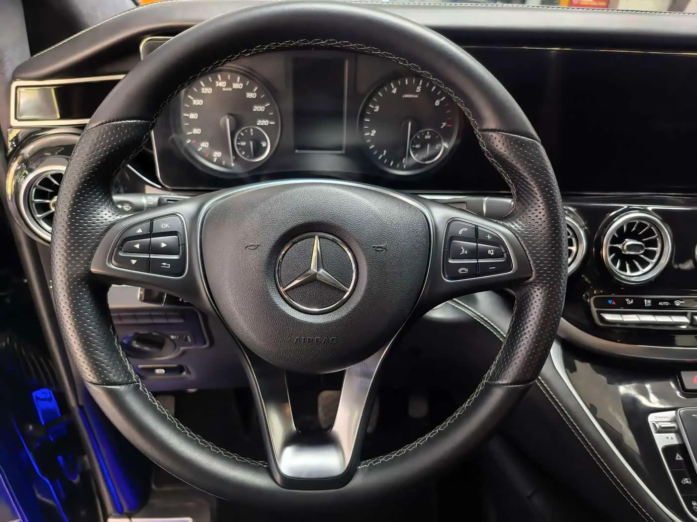 Mercedes-Benz Vito 2023 — Фото 10/18