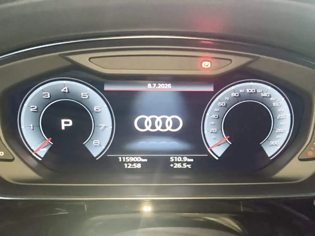 Audi A8 2022 — Фото 12/20