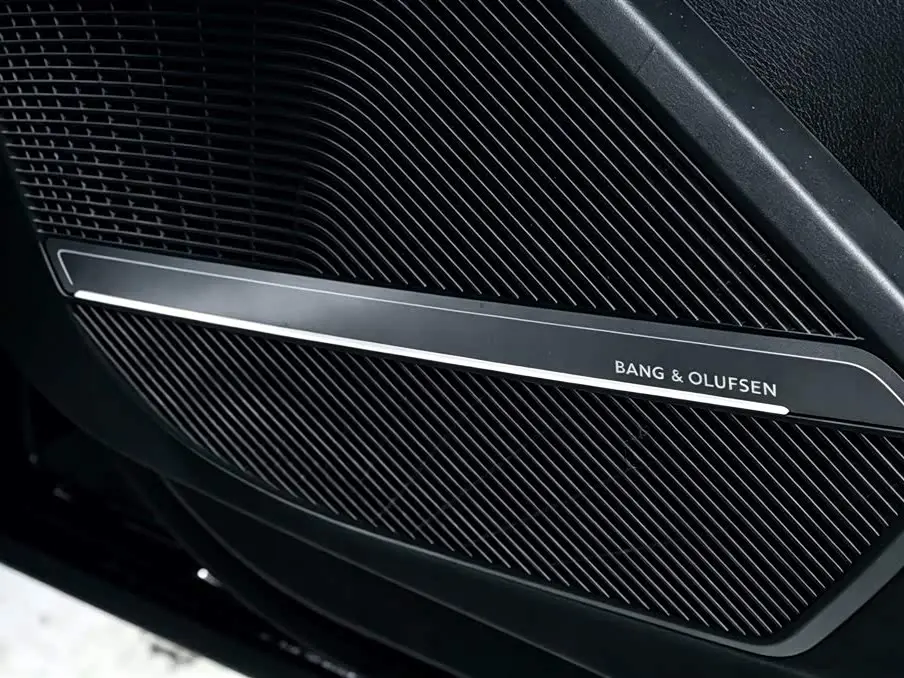 Audi Q5L 2024 — ფოტო 18/20