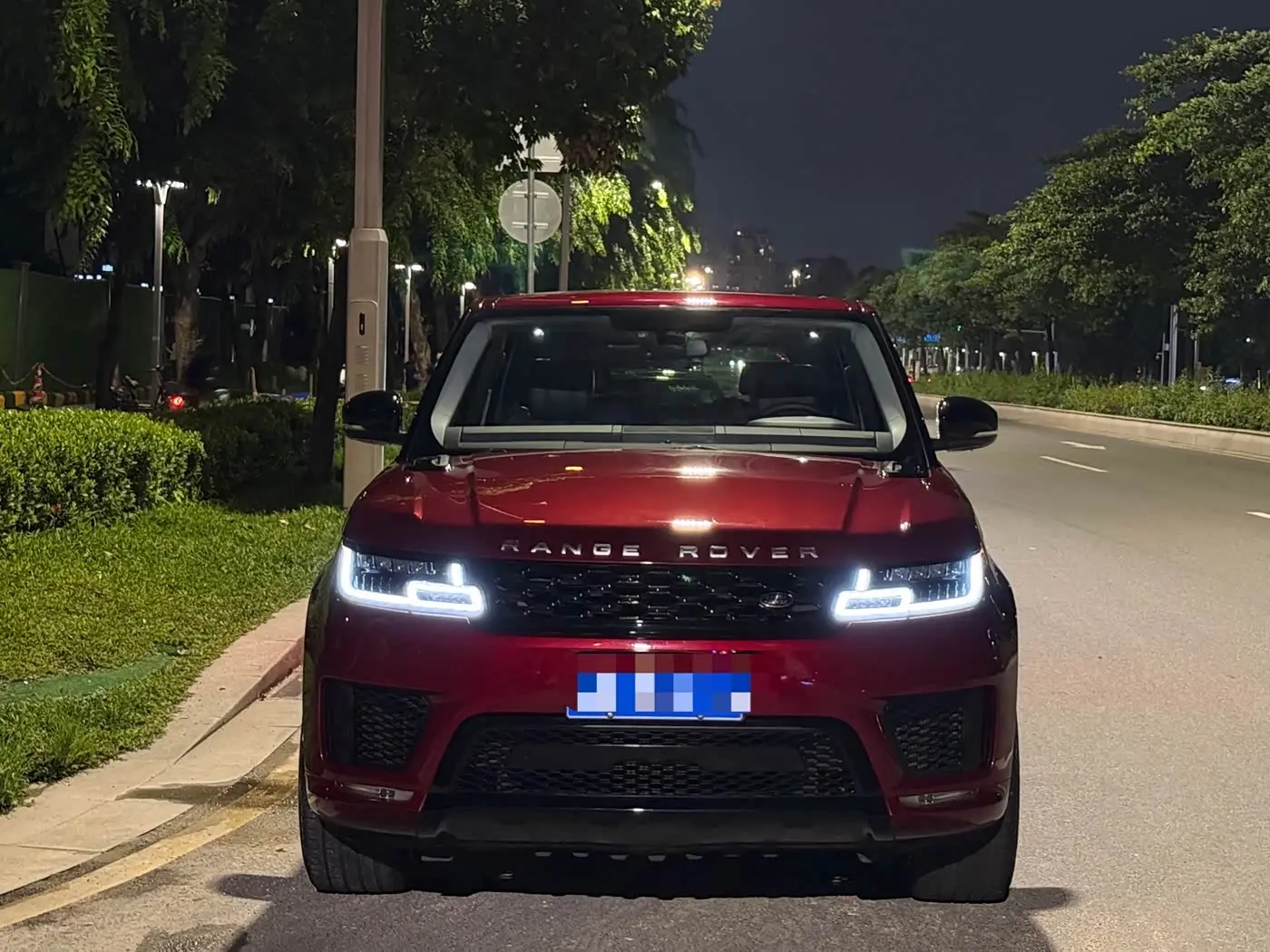 Land Rover Range Rover Sport 2017 — Photo 2/9