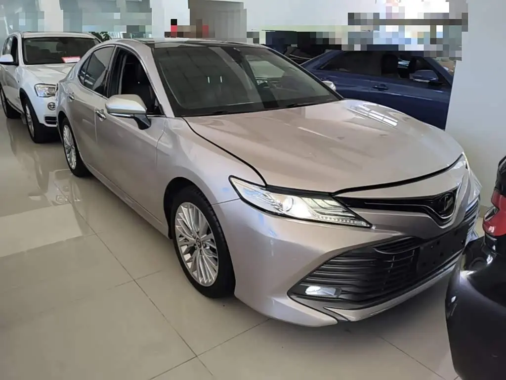 Toyota Camry 2018 — Фото 4/20