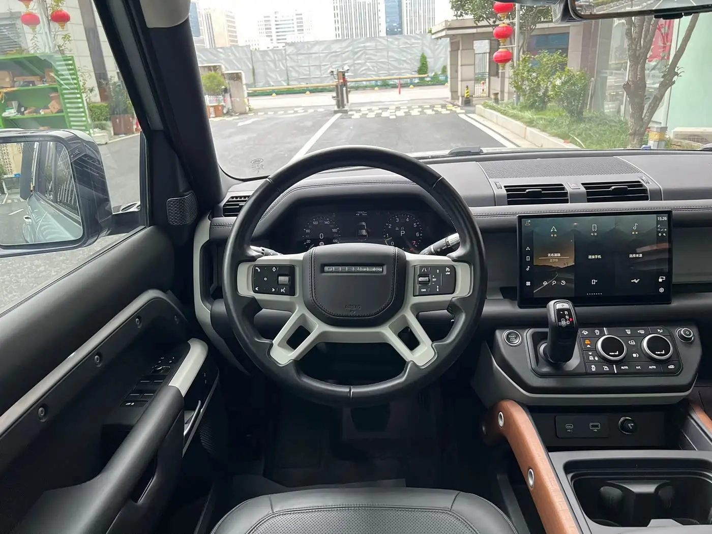 Land Rover Defender 2022 — Şəkil 9/16