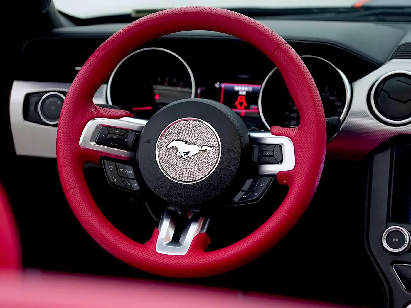 Ford Mustang 2020 — ფოტო 3/15