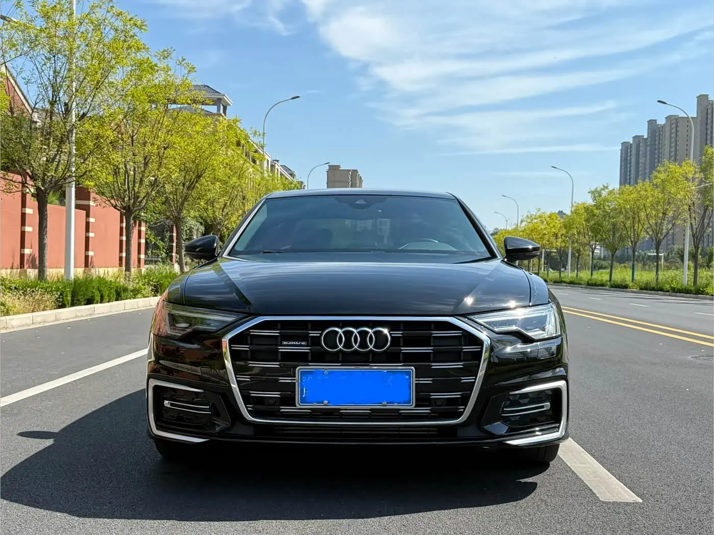 Audi A6L 2023 — Photo 2/9